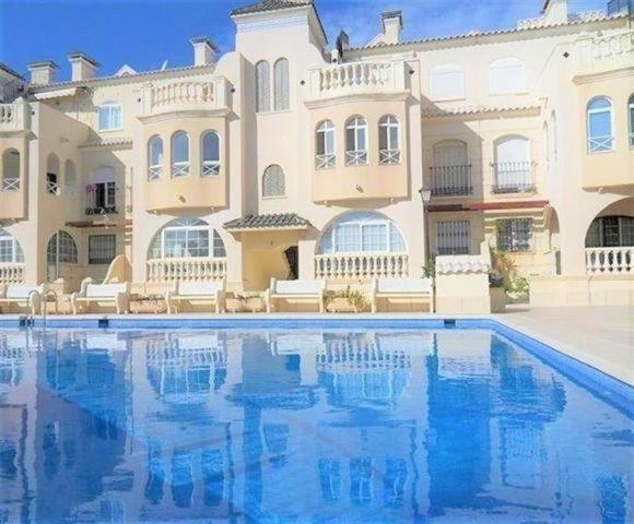 Duquesa Beach 1ª Linea De Mar تورّيفيِخا المظهر الخارجي الصورة