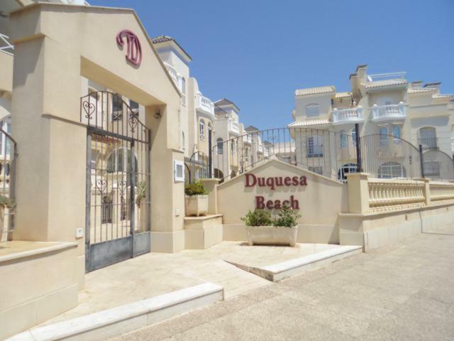 Duquesa Beach 1ª Linea De Mar تورّيفيِخا المظهر الخارجي الصورة